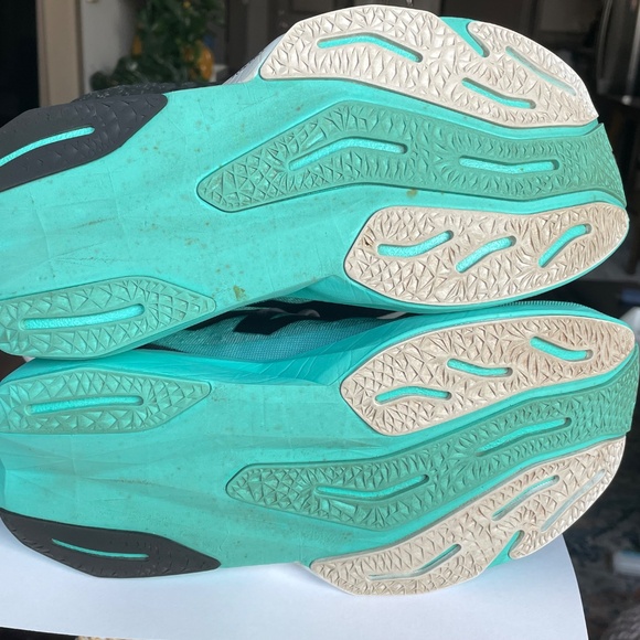 Men’s Size 10 New Balance Rebel v4’s - Picture 4 of 9